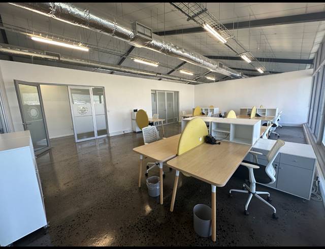 920M² OFFICE TO LET IN PAARDEN EILAND
